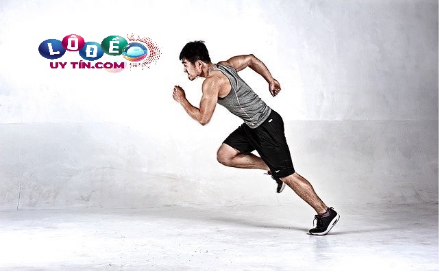 Mơ thấy chạy trốn đánh số gì? Giải mã giấc mơ chạy trốn 4 Mơ thấy chạy trốn đánh số gì - giấc mơ trốn thoát khỏi người thương