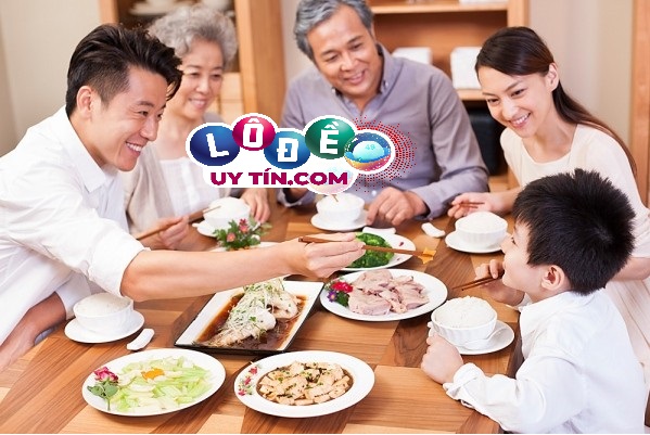 Nằm mơ thấy ăn tiệc là điềm báo tốt hay xấu? Nên đánh con gì 3 Nằm mơ thấy ăn tiệc là điềm báo tốt hay xấu? Nên đánh con gì 1