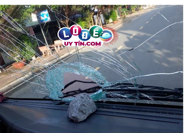 Mơ thấy hòn đá đánh con gì dễ trúng? Có phải điềm tốt 1